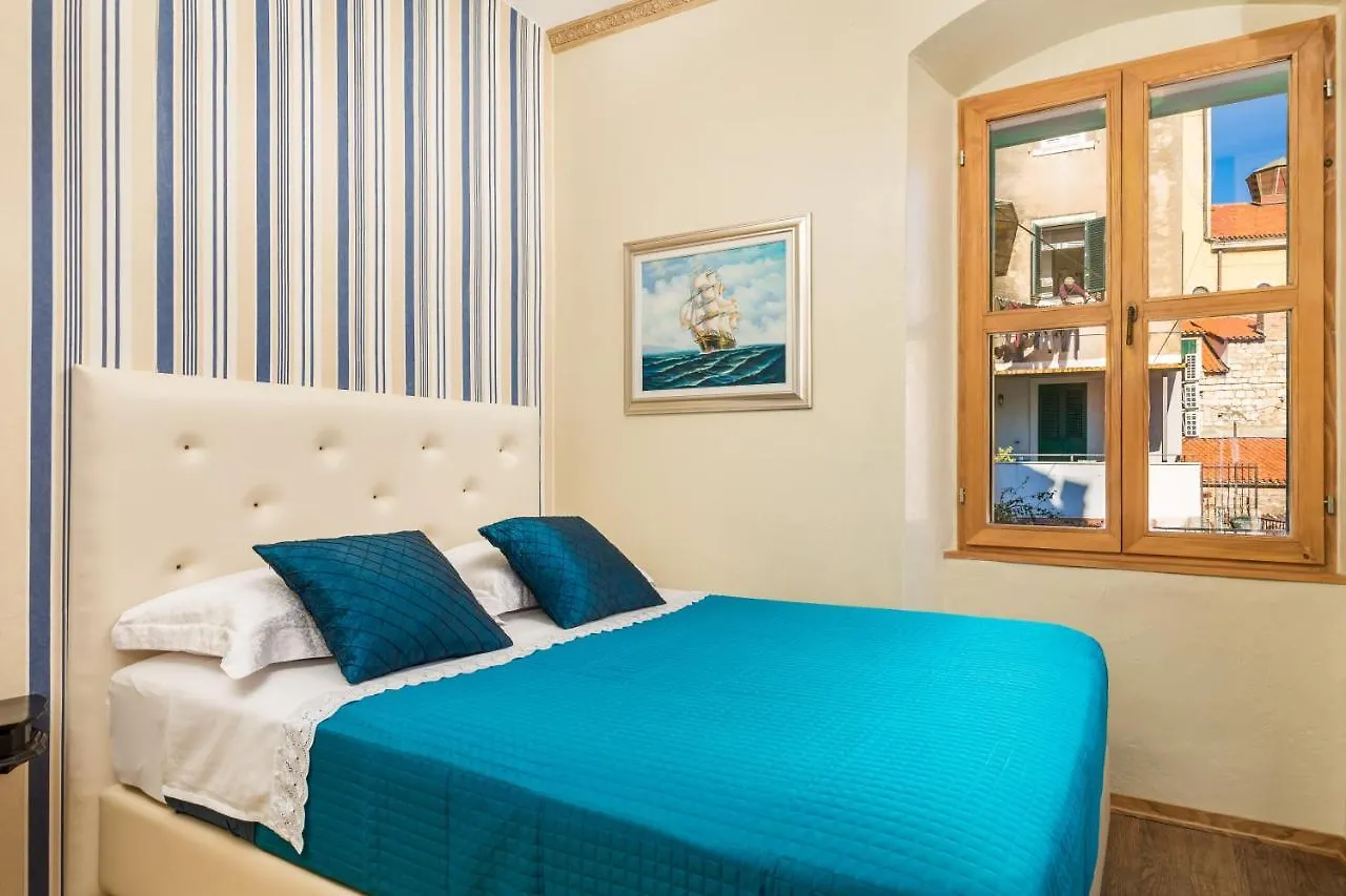 Captain'S Guest House Split