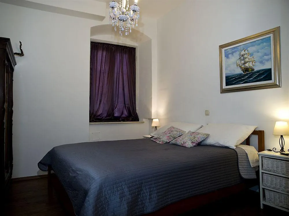 Captain'S Guest House Split